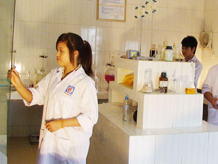 CÔNG TY TNHH HÓA CHẤT CÔNG NGHIỆP ĐỨC GIANG